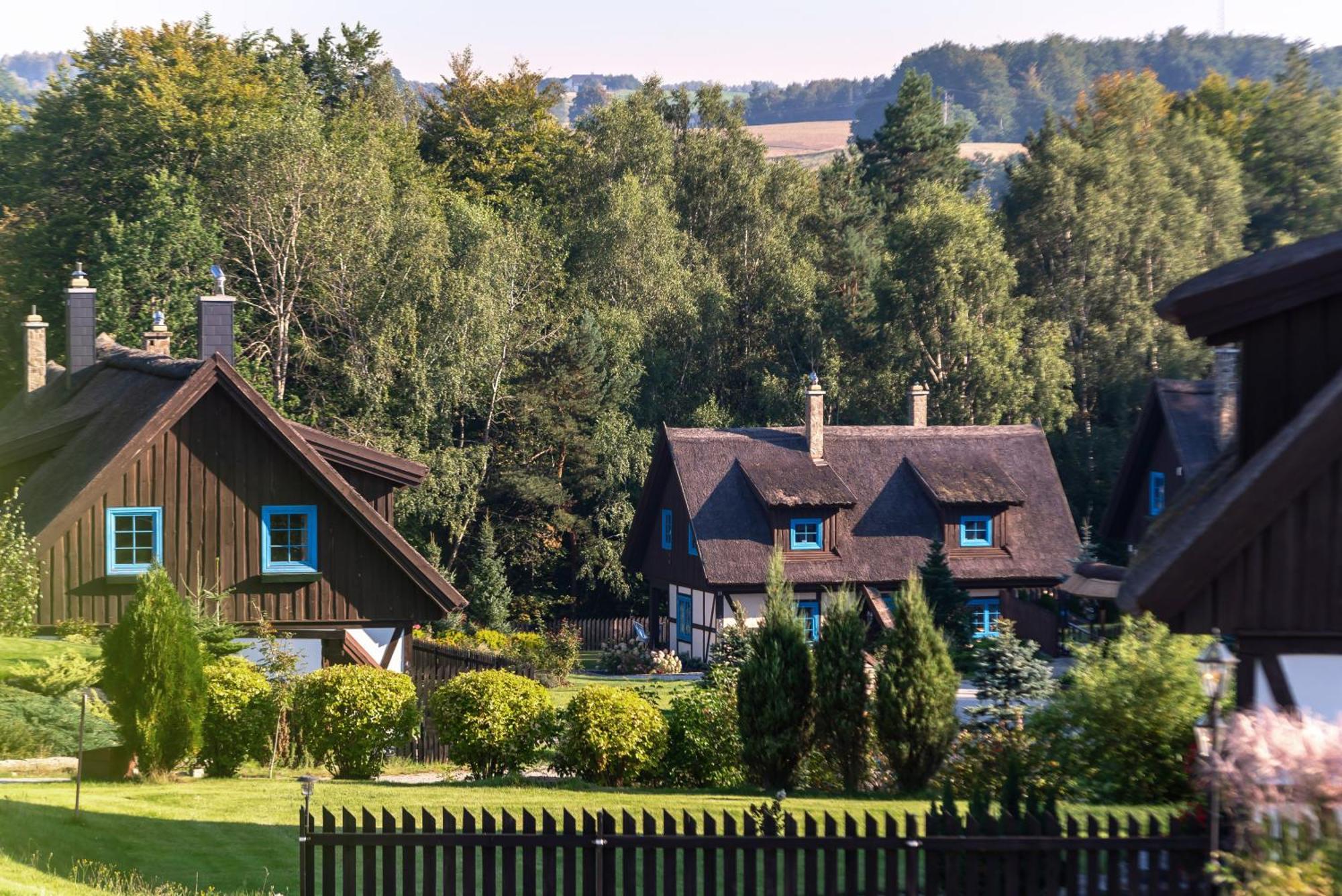 Kaszuby, Dom Kaszubski Nad Jeziorem Danielowa Dolina * Szymbark (Pomerania)