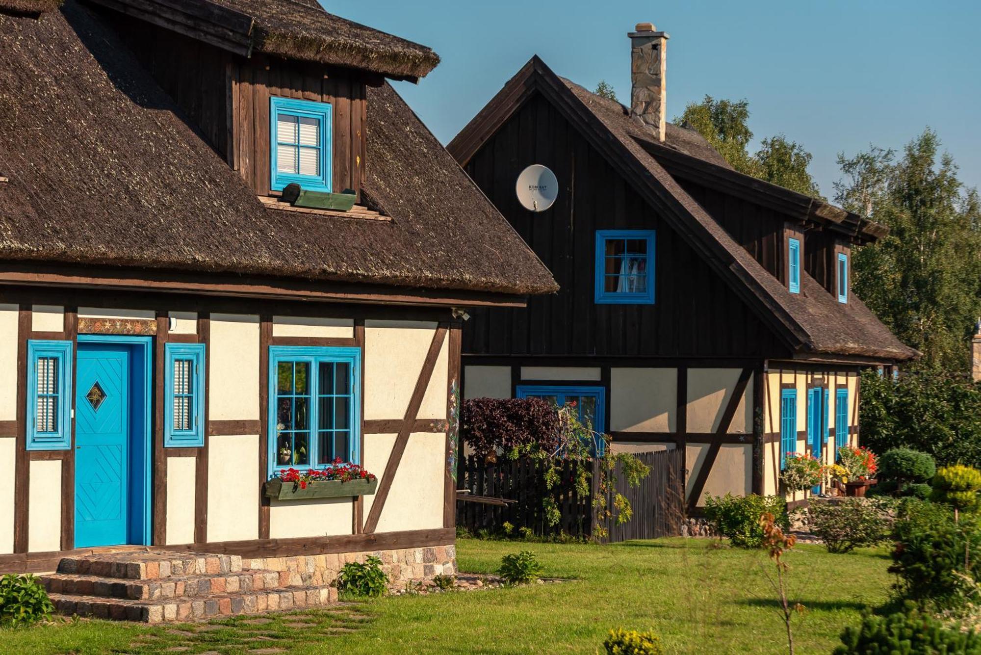 Kaszuby, Dom Kaszubski Nad Jeziorem Danielowa Dolina * Szymbark (Pomerania)